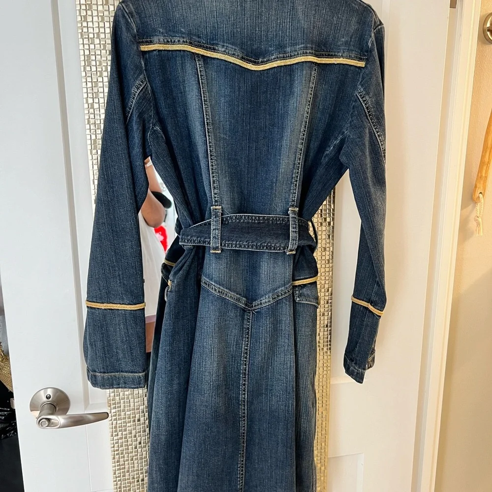 OLSEN EUROPE BLUE AND GOLD DENIM TRENCH COAT… SIZE 38… NEW WITH TAGS. - Picture 15 of 16